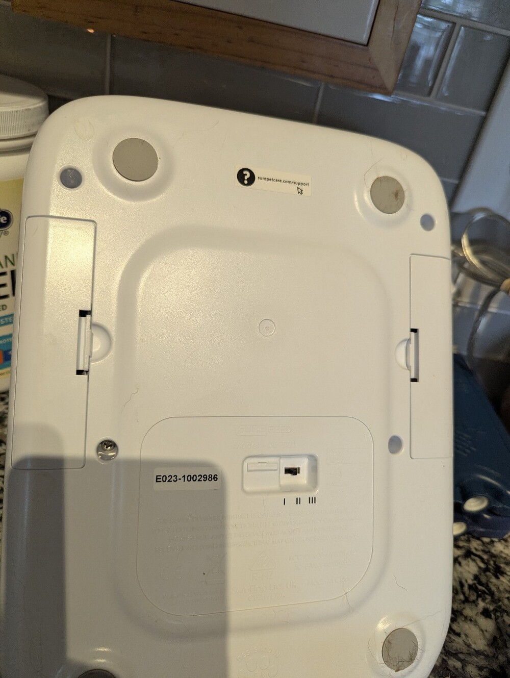 Microchip Pet Feeder - White - Picture 5 of 5